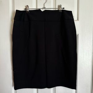 Adrienne Vittadini Black Pencil Skirt - No size but fits like a L